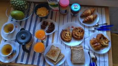french breakfast table