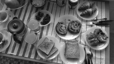 french breakfast table