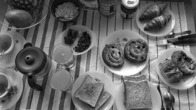 french breakfast table