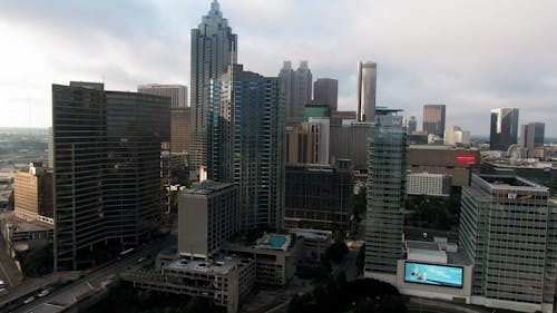 Edificios En La Zona Comercial De La Ciudad