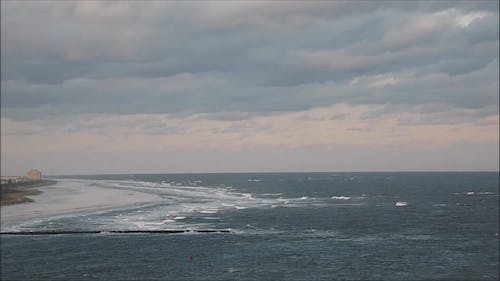 Serie De Olas Del Mar Que Besan La Costa