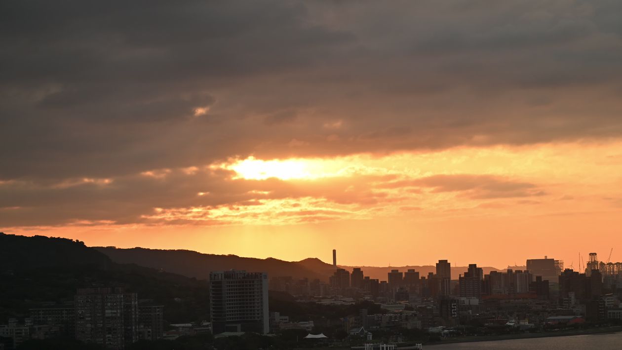 Dramatic Sunset Over Urban Skyline Free Stock Video Footage, Royalty ...