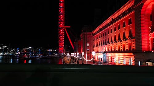 Beleuchtete Lichter Eines Riesenrades Bei Nacht