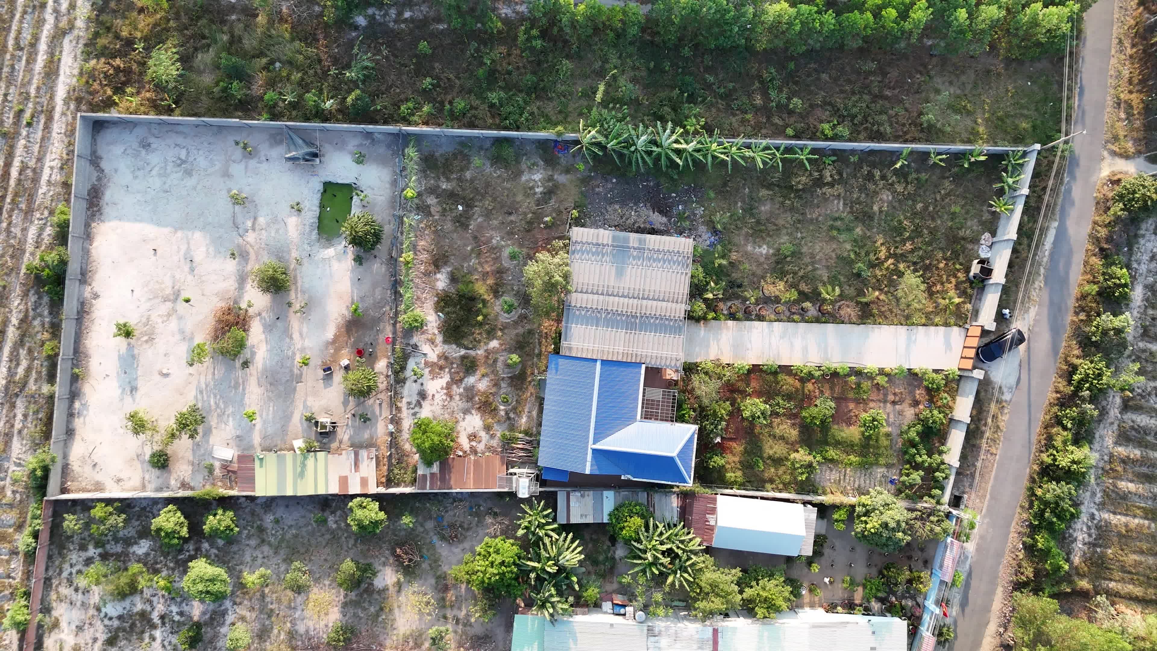 Vista Aérea De Propriedade Rural Com Vegetação E Estradas · Vídeo ...