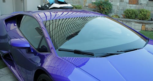 Um Lindo Carro De Luxo Azul