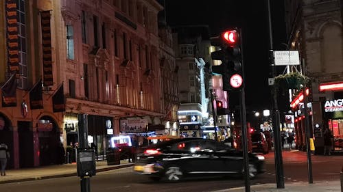 밤에 런던 거리에서 교통 · 무료 스톡 동영상