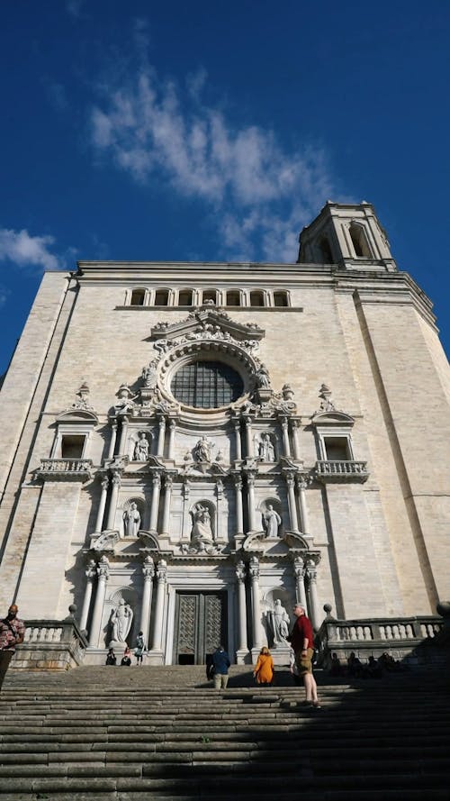 Imagens De Baixo ângulo De Um Edifício Histórico