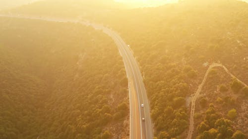 Eine Straße Auf Berghängen Für Straßenreisen Gebaut