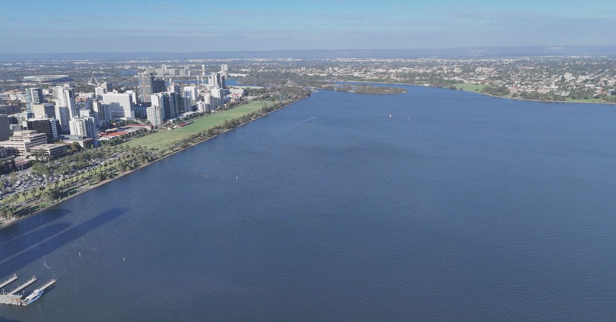 Perth Rio Oc Vista Aérea Del Horizonte De Perth Y El Río Swan · Vídeo de stock gratuito