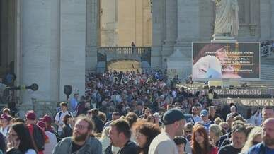 massive gathering at st peter s basilica