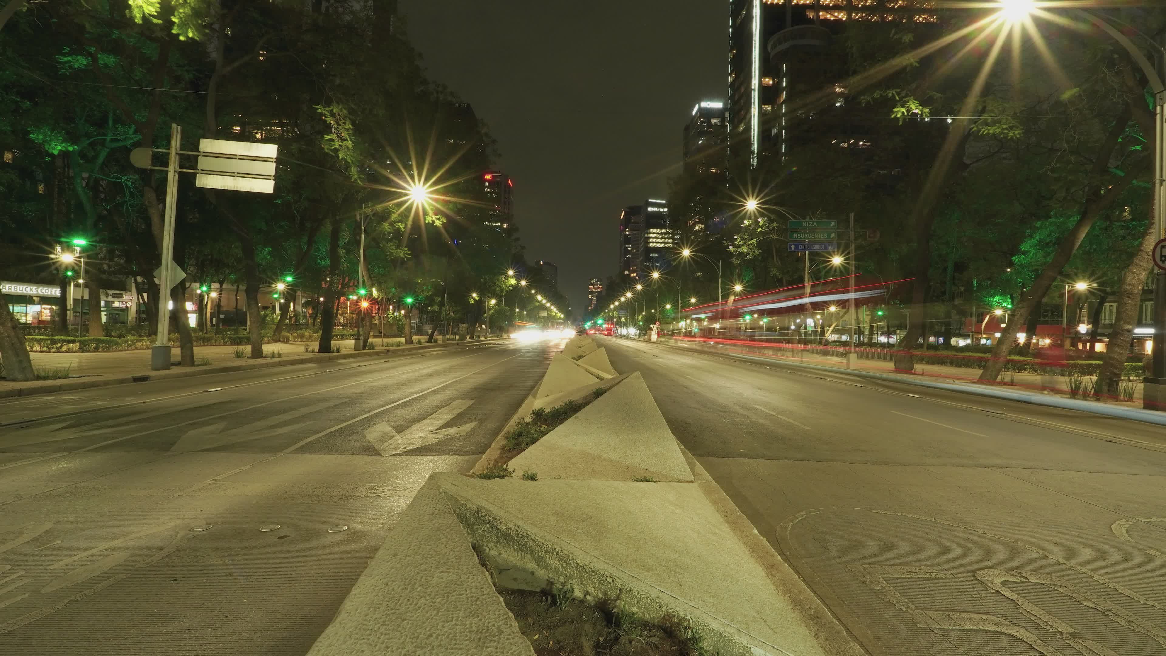 timelapse of reforma avenue at night in mexico city 31875399