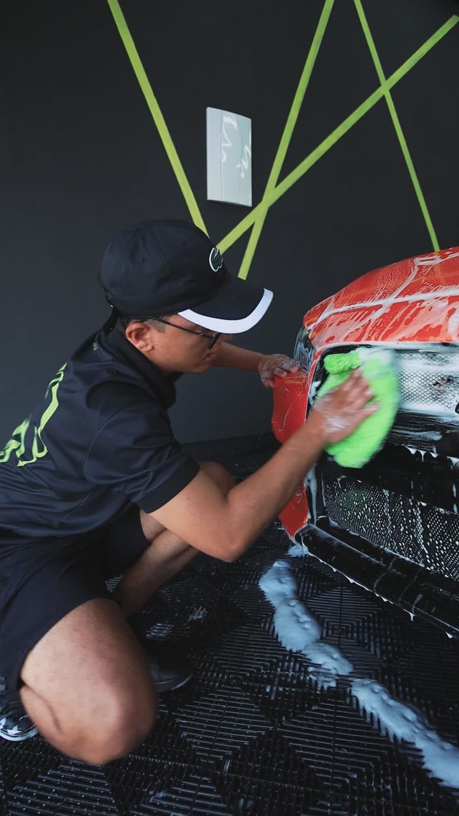 Close-up detailing process