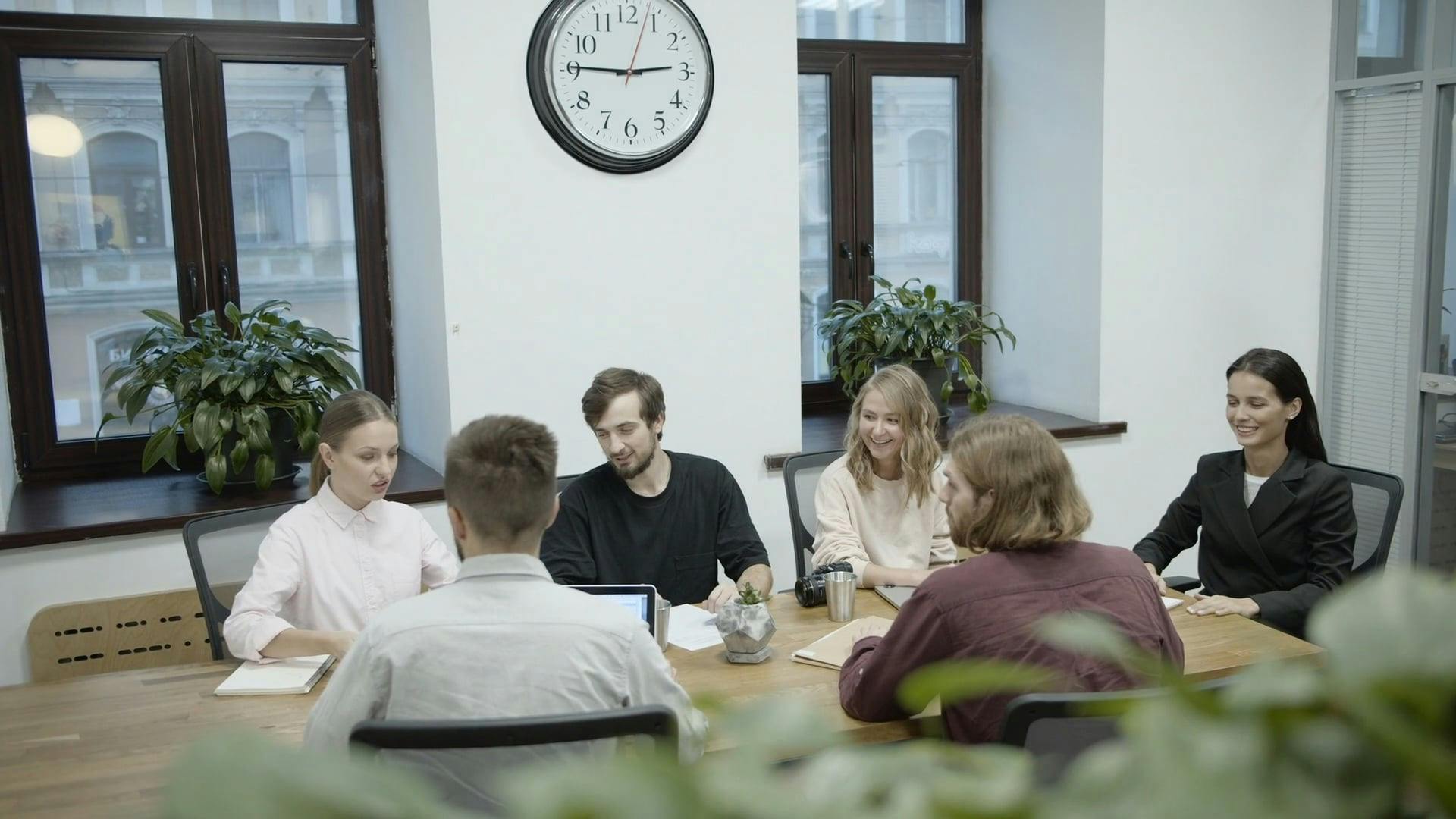 Gruppe Von Personen In Einem Geschäftstreffen In Einem Konferenzraum