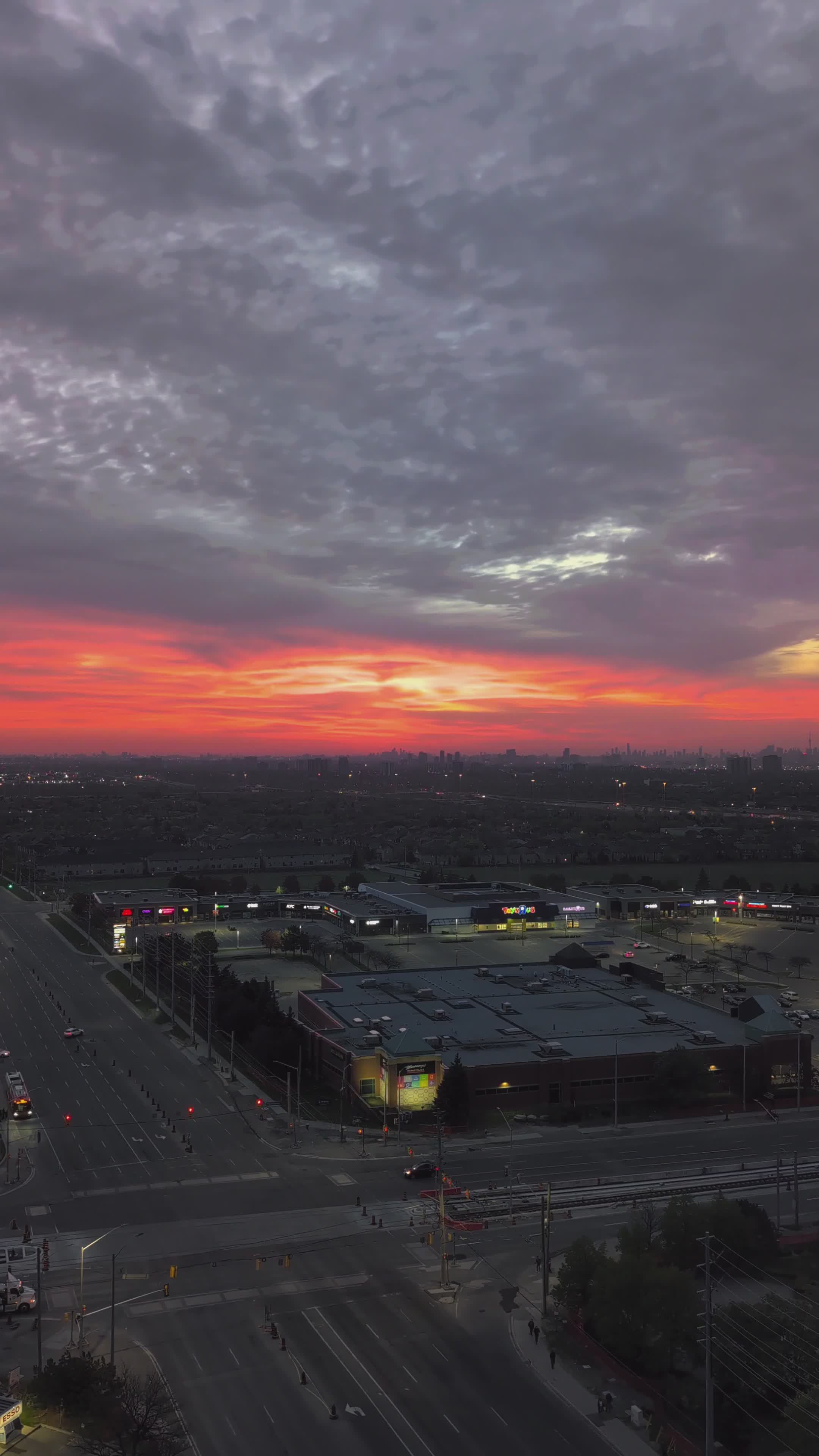 stunning aerial sunset over cityscape 32065570
