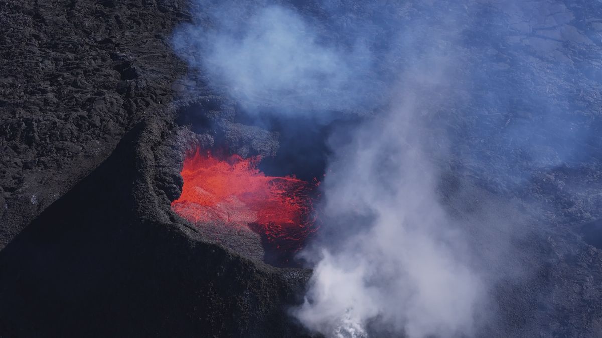 Moving Volcano Dramatic Lava Flow at Active Volcano Eruption Free Stock Video Footage ...