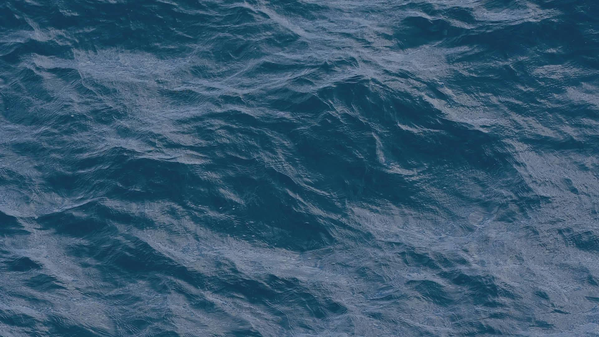 serene ocean waves on a sunny day 32182253