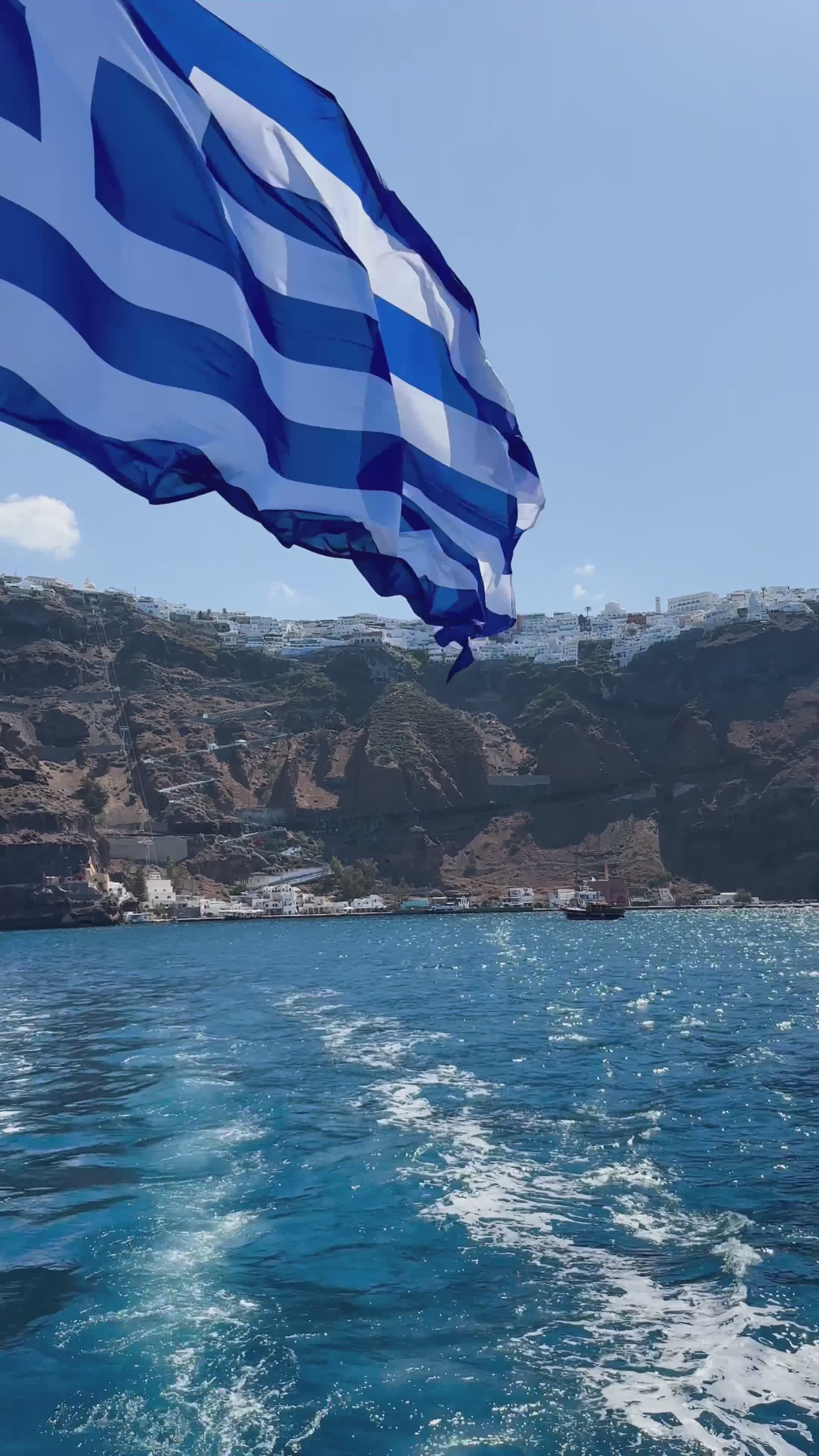 take me here right now
📍 Santorini
🎥 Mihaela Claudia  Puscas · Pexels
#travel #beach #island #paradise #wanderlust