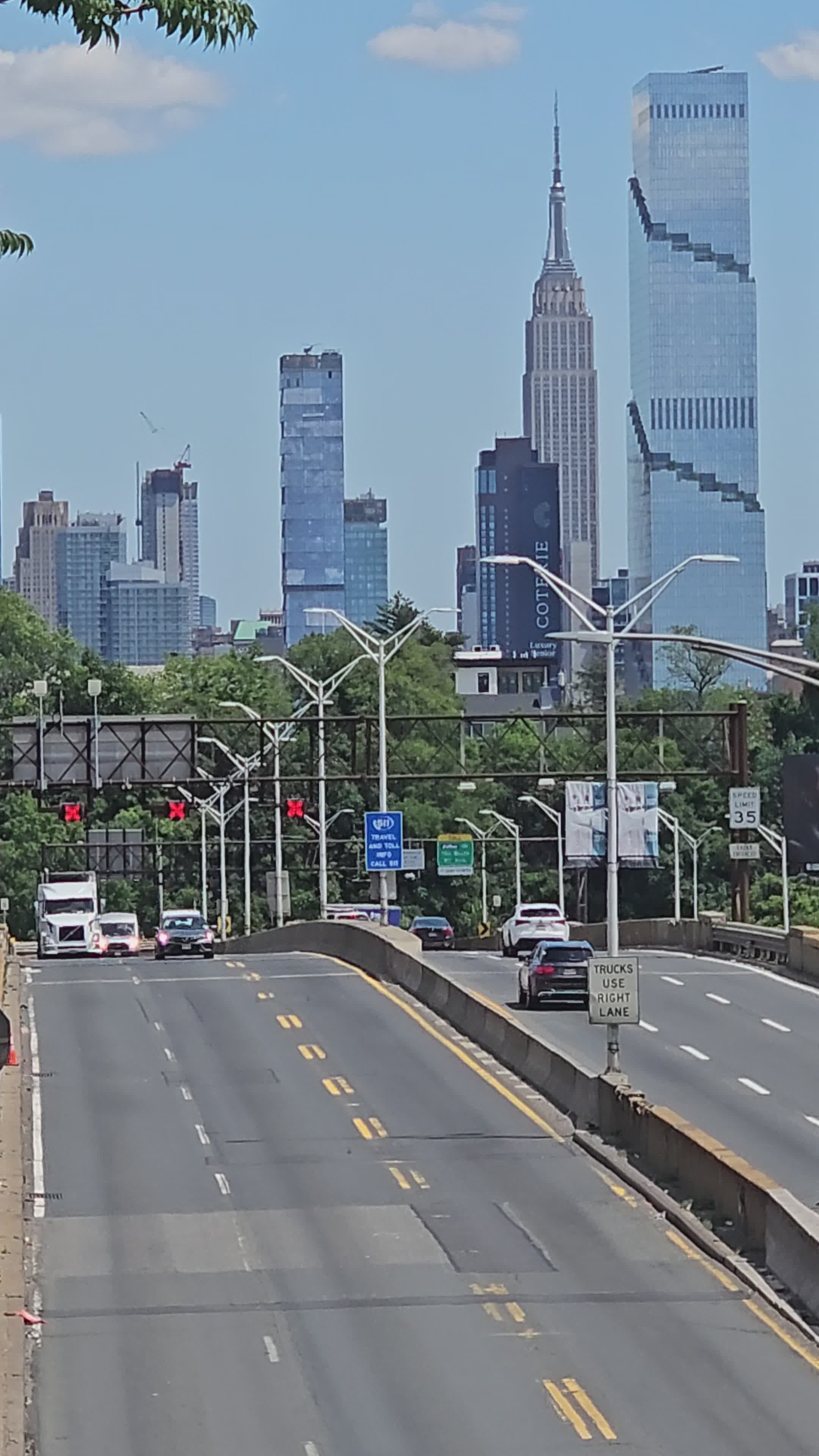 save this trip
📍 New York City
🎥 Oscar F González S · Pexels
#travel #city #citybreak #skyline #wanderlust