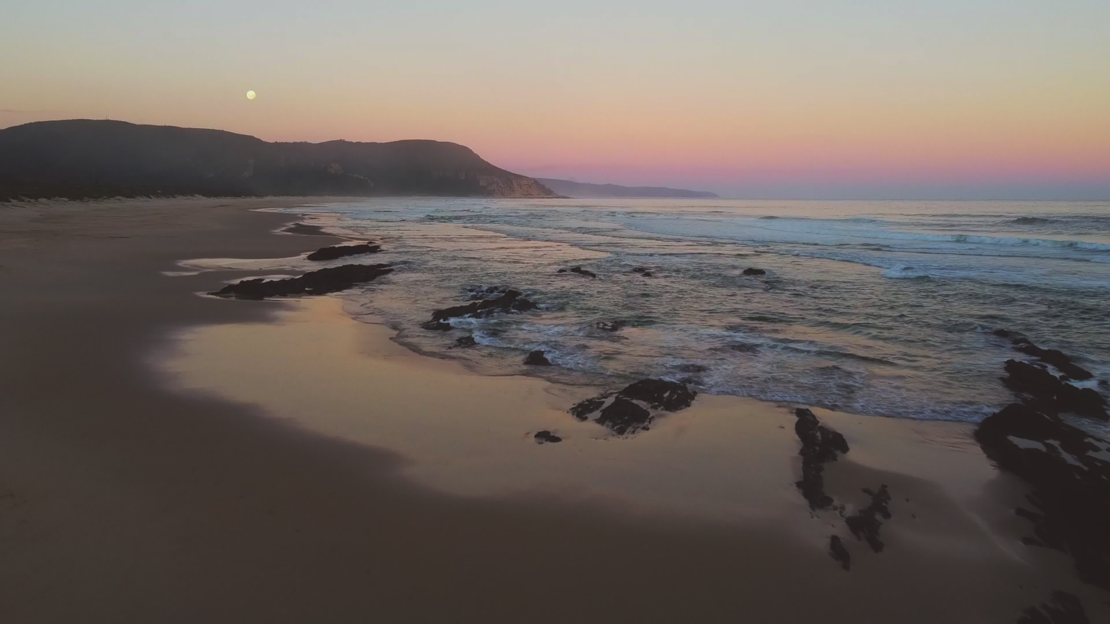 stunning moonrise over serene ocean waves 32506017