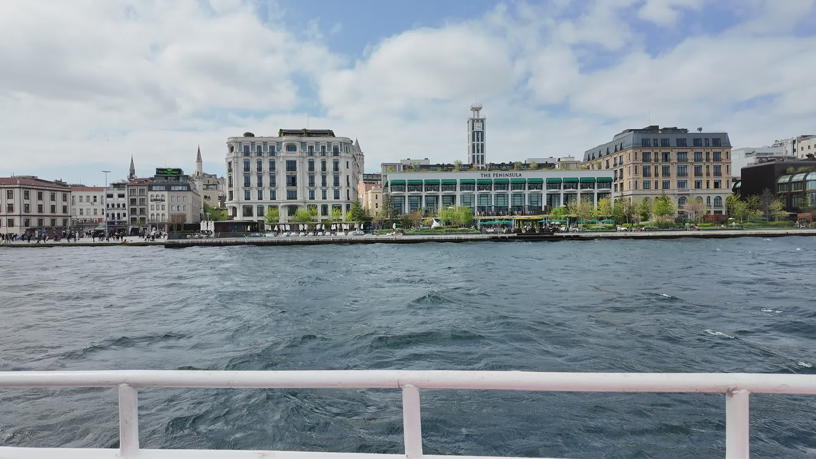 Vista Panorámica Del Bósforo Desde El Ferry · Vídeo de stock gratuito