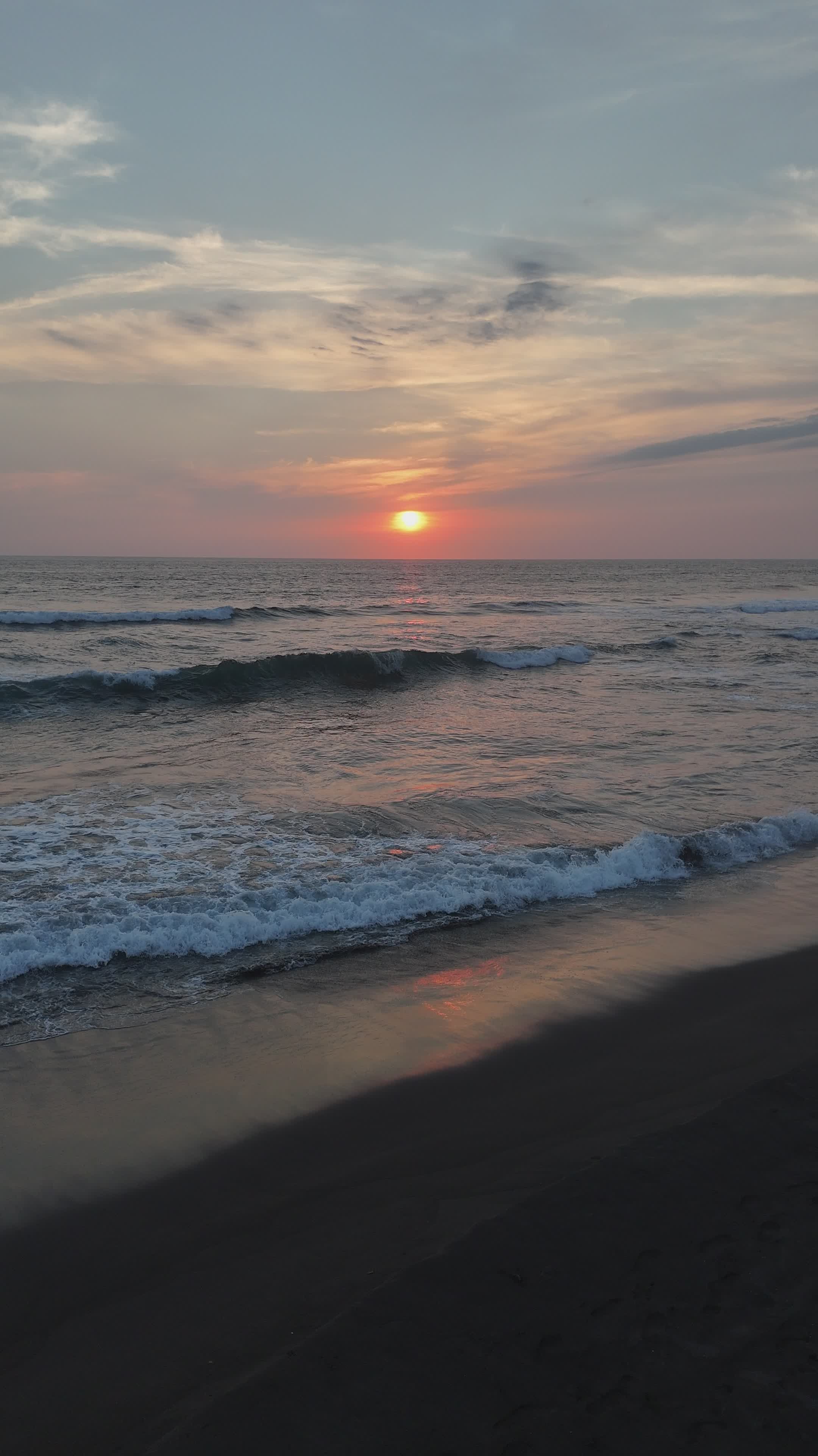 stunning sunset over ocean waves 32712482