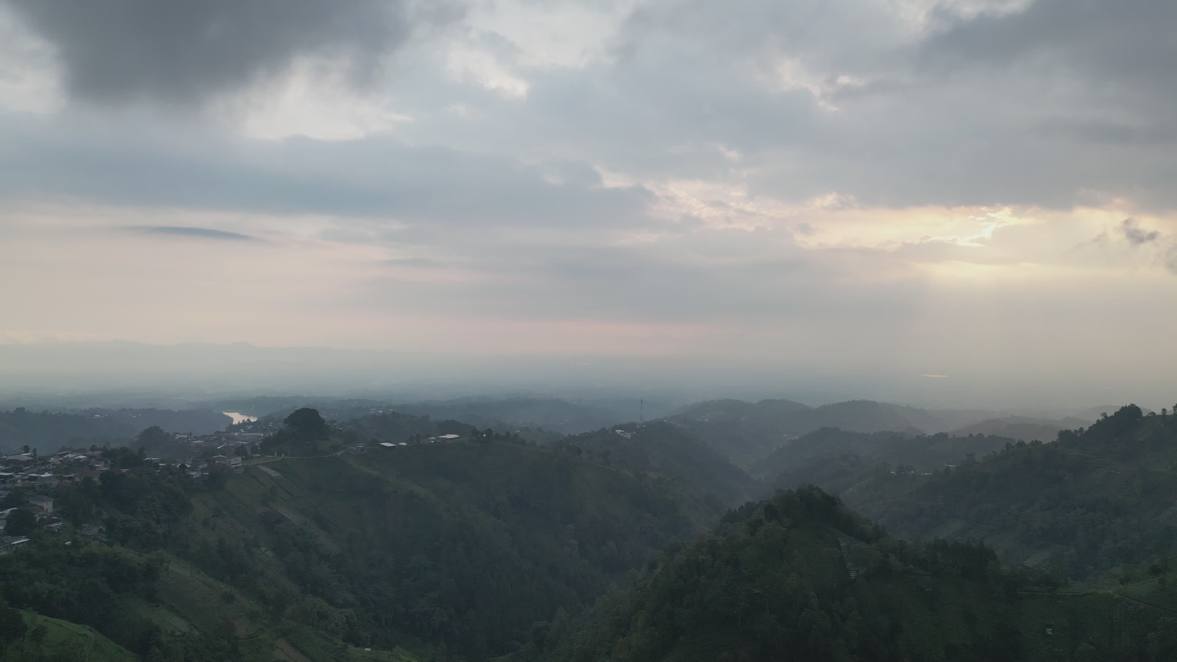 scenic mountain range at twilight 32824747