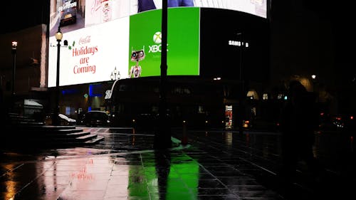 Stad Op Een Regenachtige Nacht