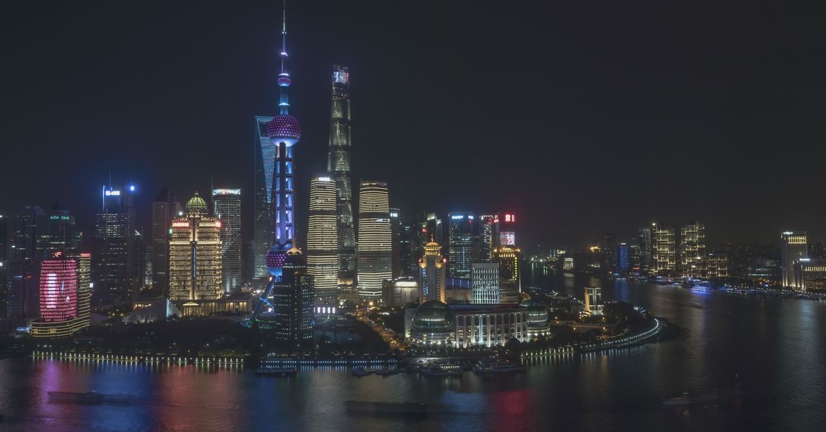 上海城市天际线的迷人夜景 · 免费素材视频