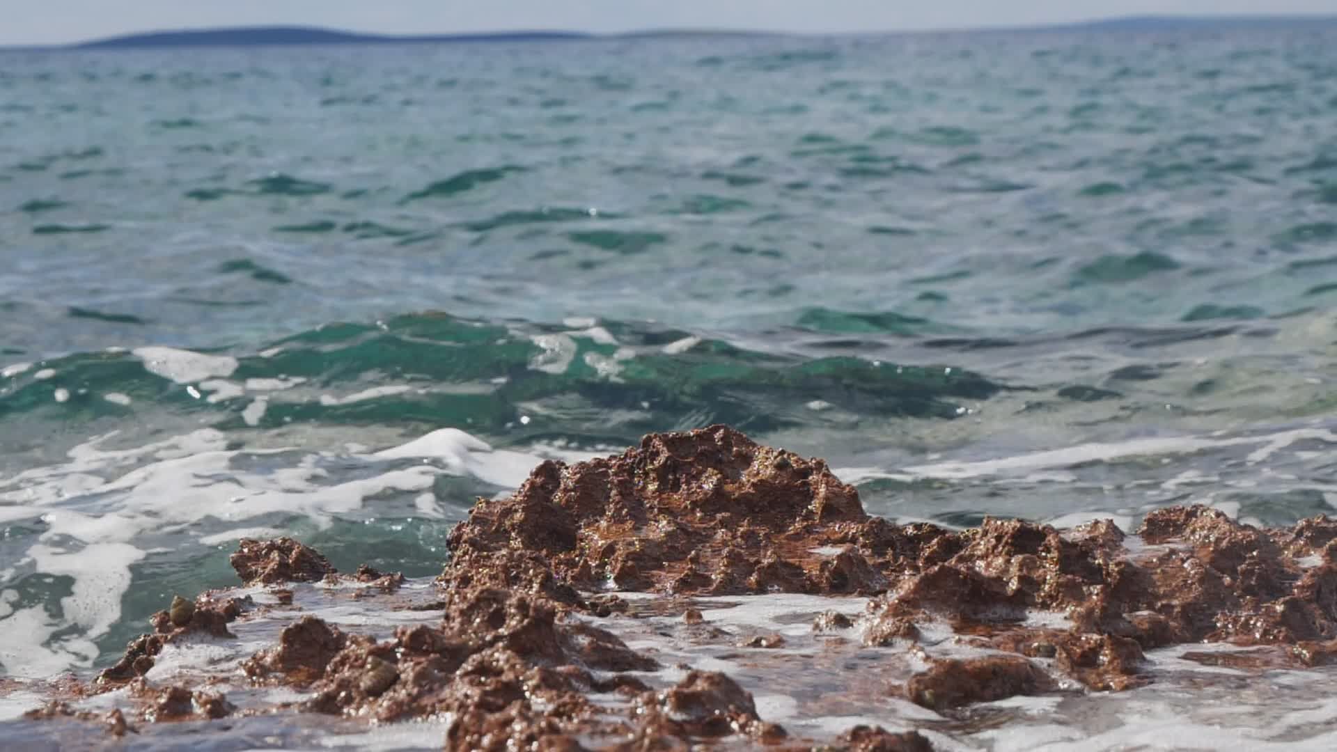 Dramatic Ocean Waves Crashing on Rocky Shore Free Stock Video Footage ...