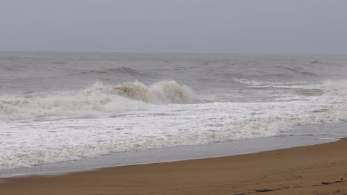 Grote Golven Haasten Zich Naar De Kust