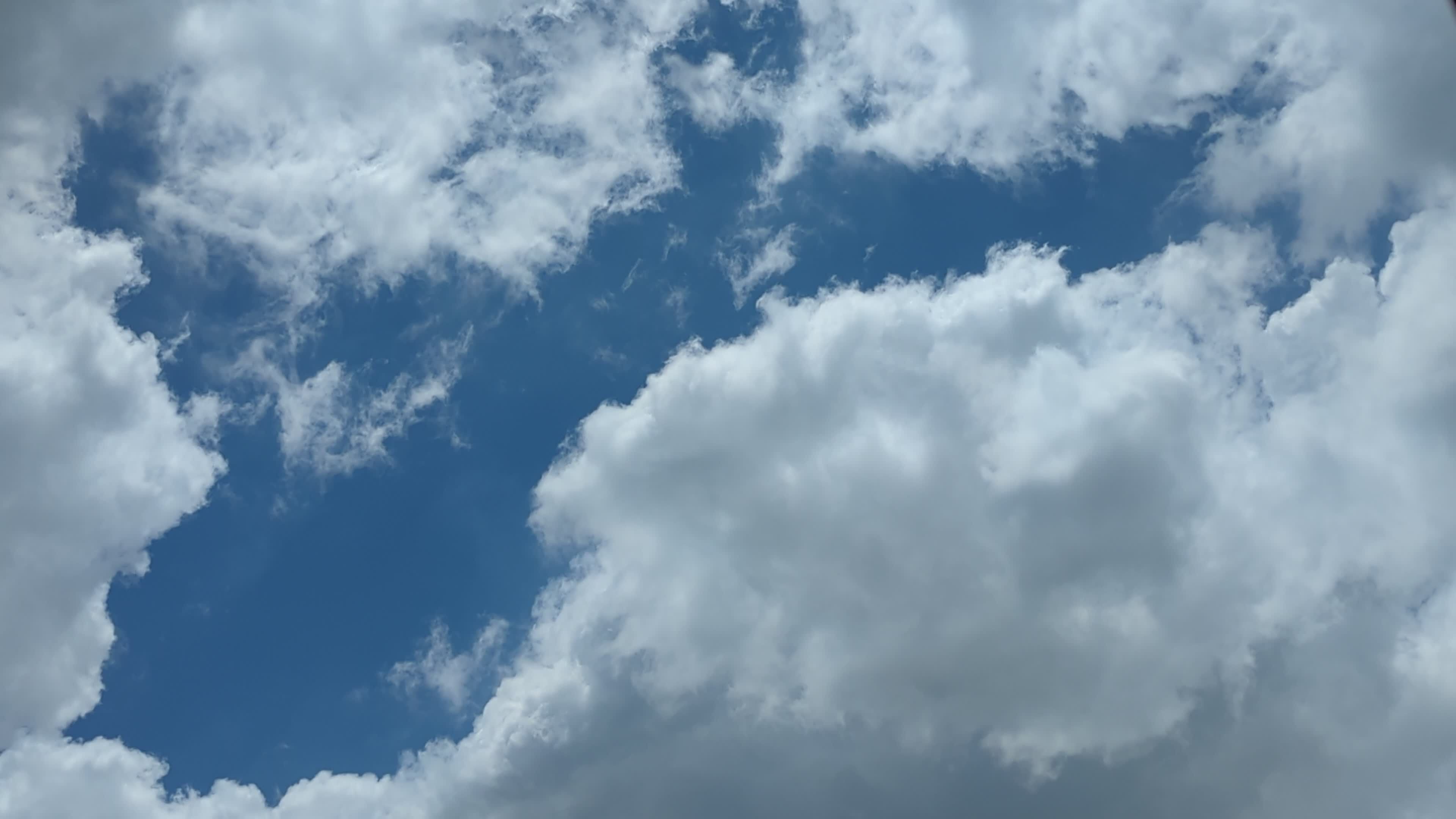 Dynamic Timelapse of Fluffy Clouds in Blue Sky Free Stock Video Footage ...