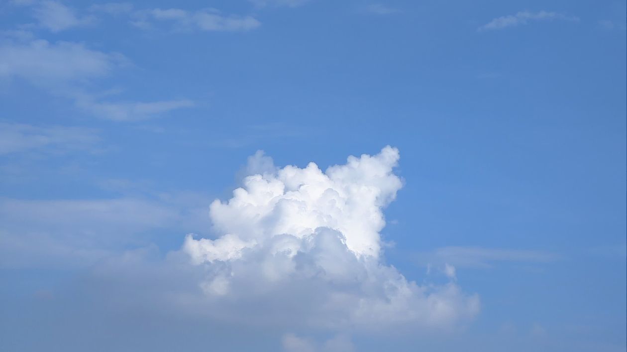 Time-lapse of Fluffy Cumulus Clouds in Blue Sky Free Stock Video ...