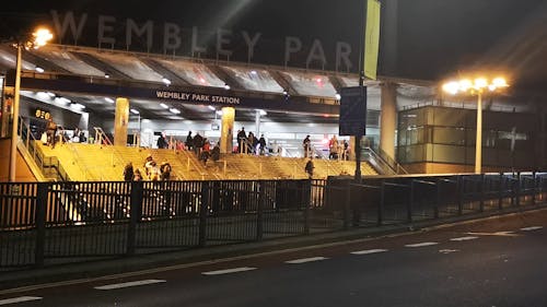 Wejście Do Stacji Wembley Park