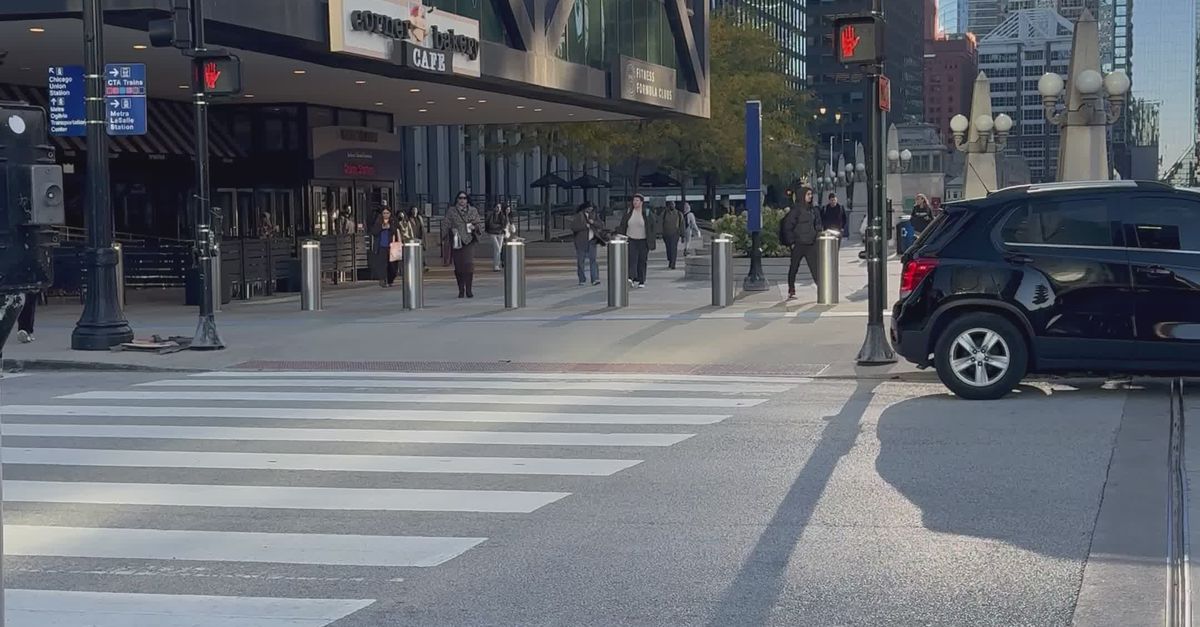 Intersection Chicago Urban City Intersection in Chicago at Day Free Stock Video Footage ...