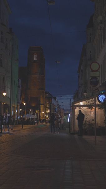 夜晚街道行人商业街免费下载视频素材