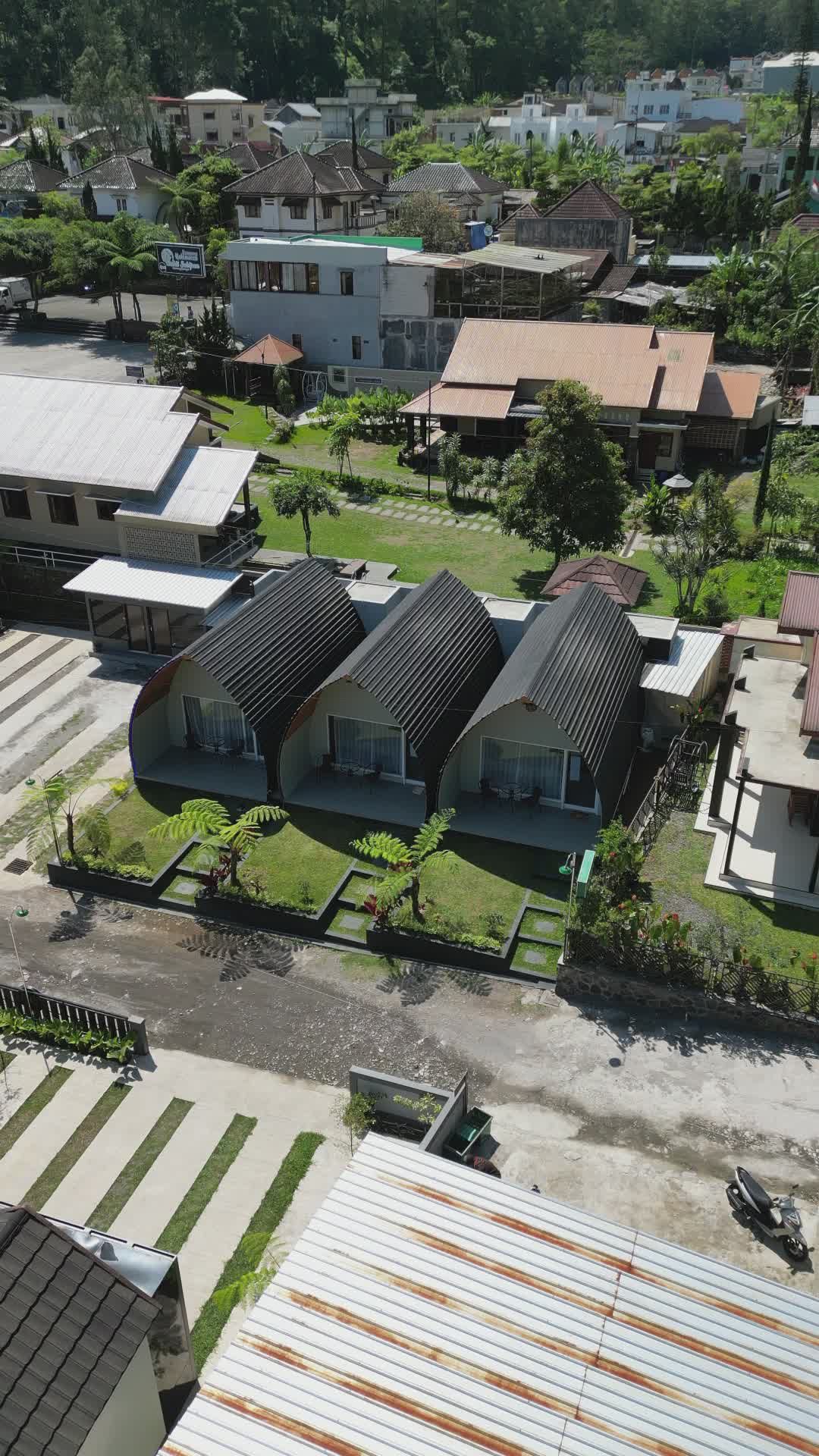 Vista Aérea De Un Barrio Residencial Moderno · Vídeo de stock gratuito