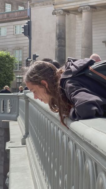 原来我等的不是消息，是"我很重要"的幻觉视频素材