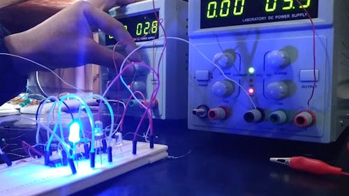 Using Power Supply Machine To Control Electrical Voltage 