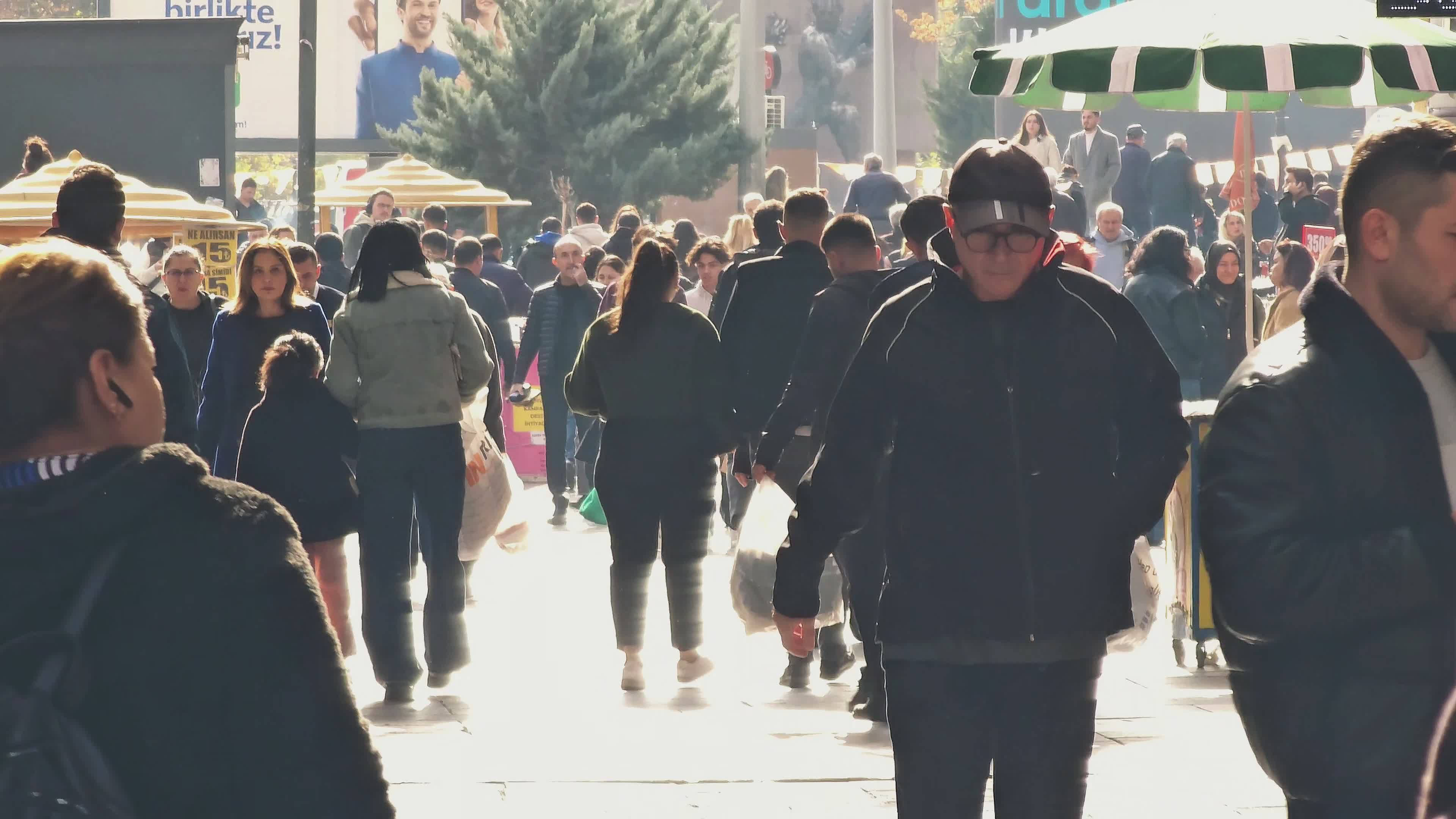 vibrant street life in ankara turkey 34892306