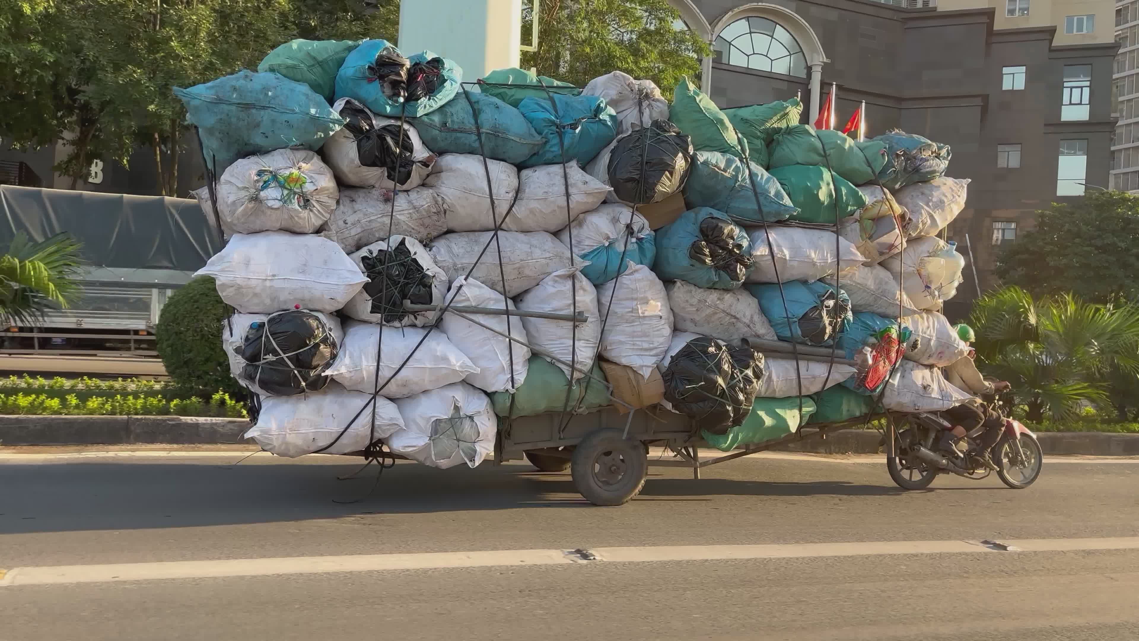 Overloaded Truck Videos, Download The BEST Free 4k Stock Video Footage ...