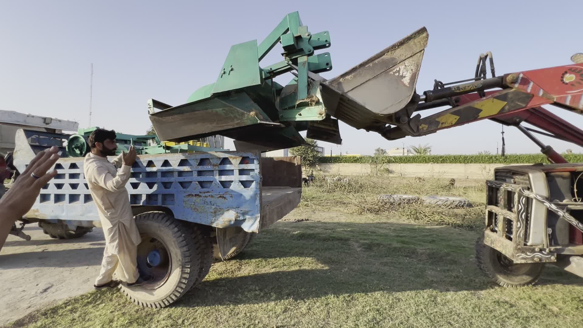 Efficient Loading of Agricultural Machinery in Farm Setting Free Stock ...