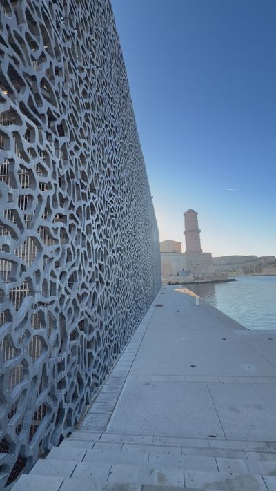 Stephan Leuzinger's architecture modern video