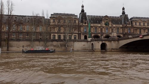 Monumenti Storici Di Parigi Lungo Il Fiume Senna