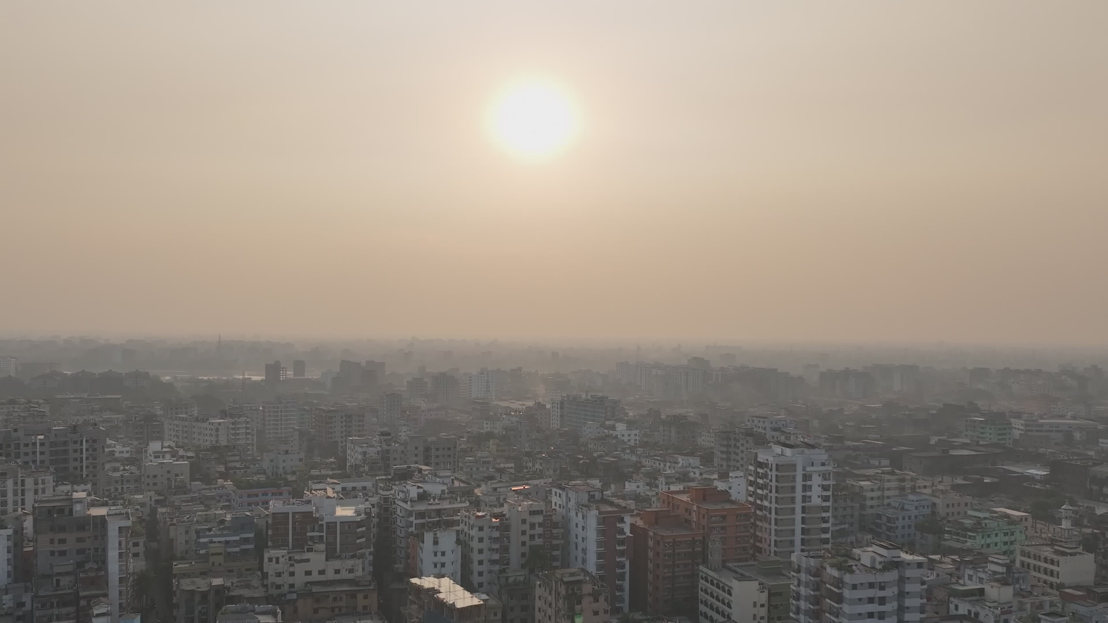 日落时分的达卡城市景观鸟瞰图 · 免费素材视频