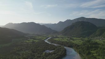 当晨光越过山河免费下载免费下载视频素材