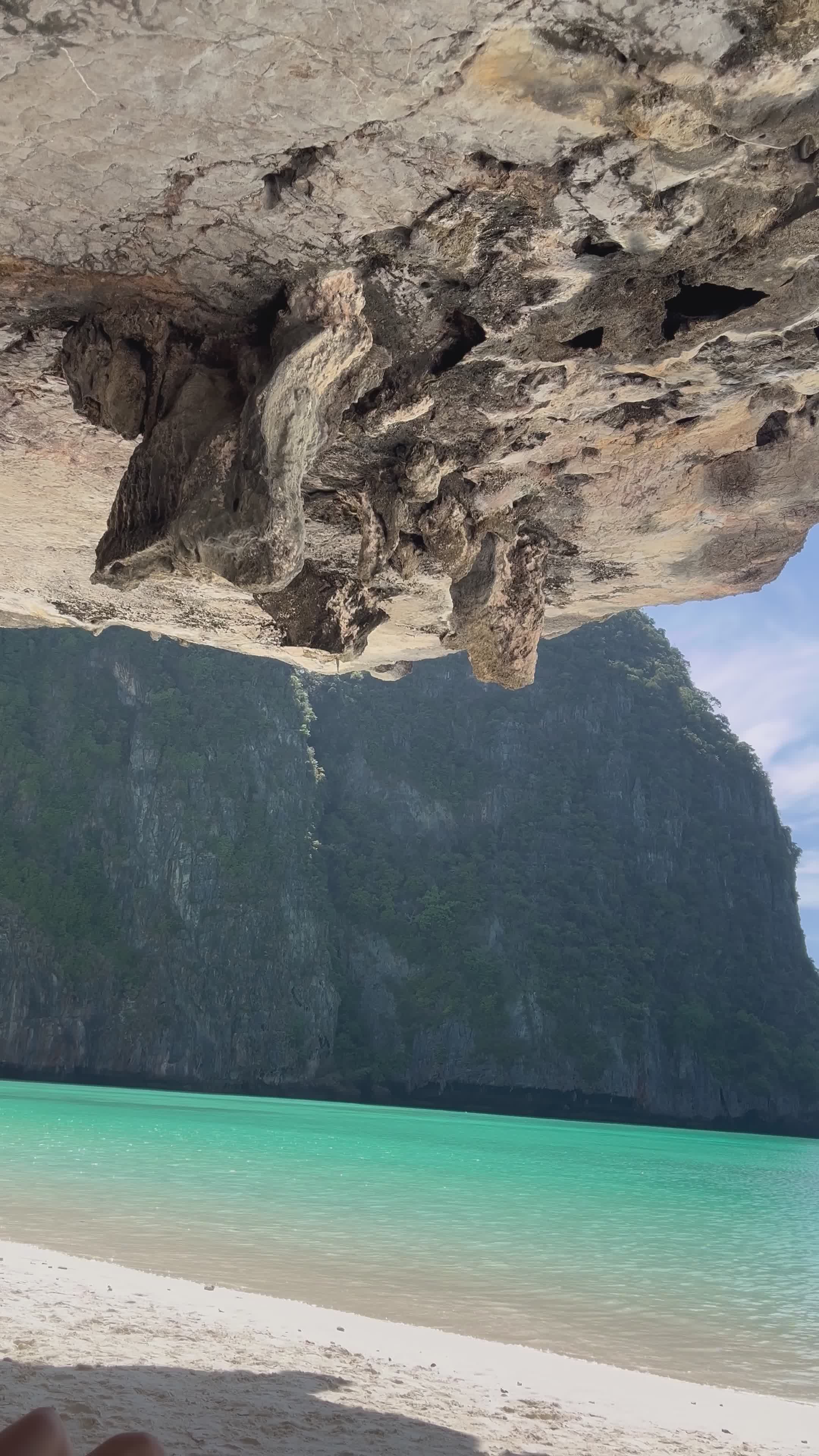 paradise found
📍 Phuket Thailand
🎥 Edgar Delishi · Pexels
#travel #beach #island #paradise #wanderlust
