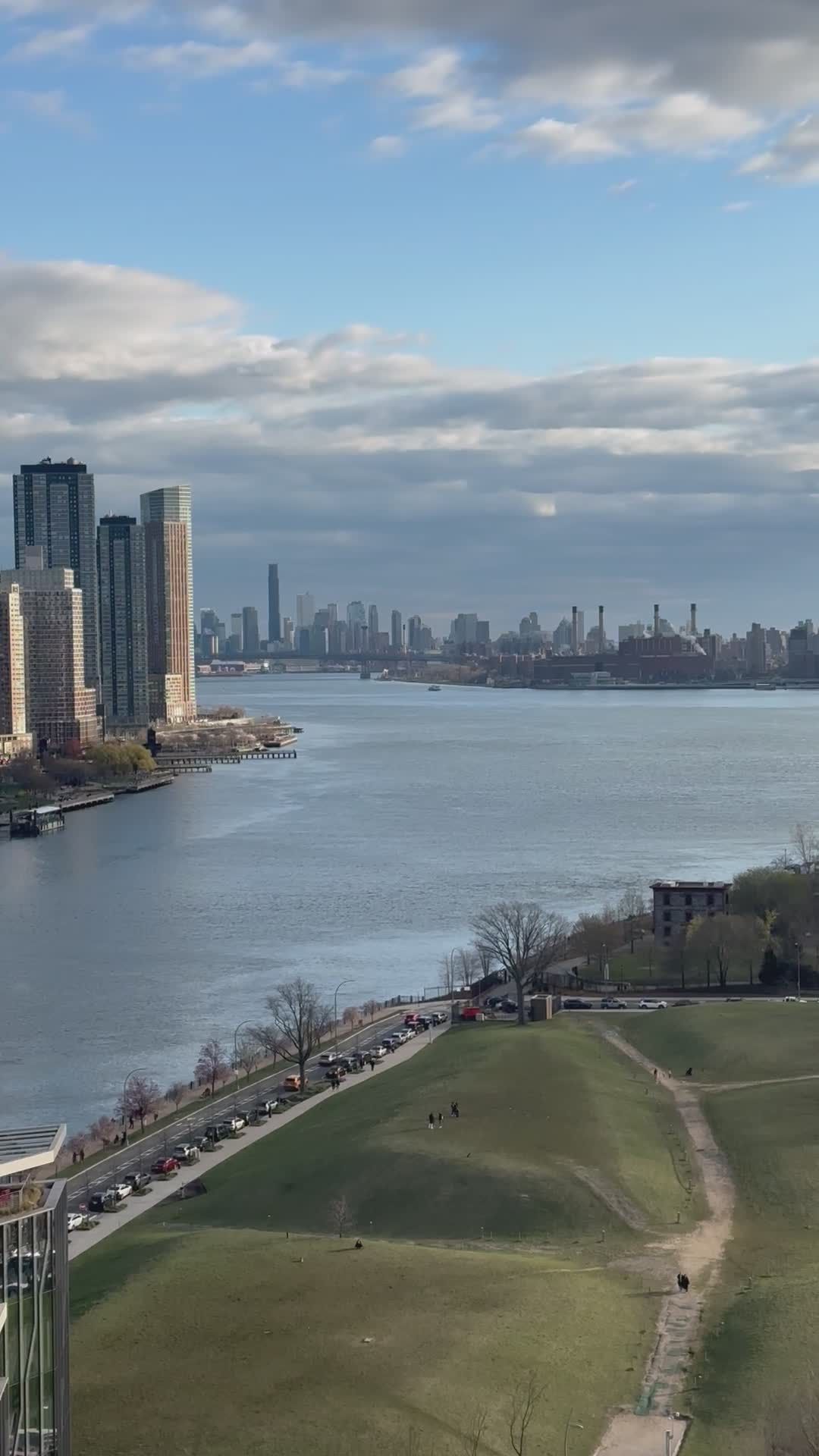 wanderlust activated
📍 New York City
🎥 CAPTKHO kho · Pexels
#travel #city #citybreak #skyline #wanderlust