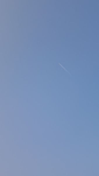 一颗人造卫星划过天际视频素材视频素材