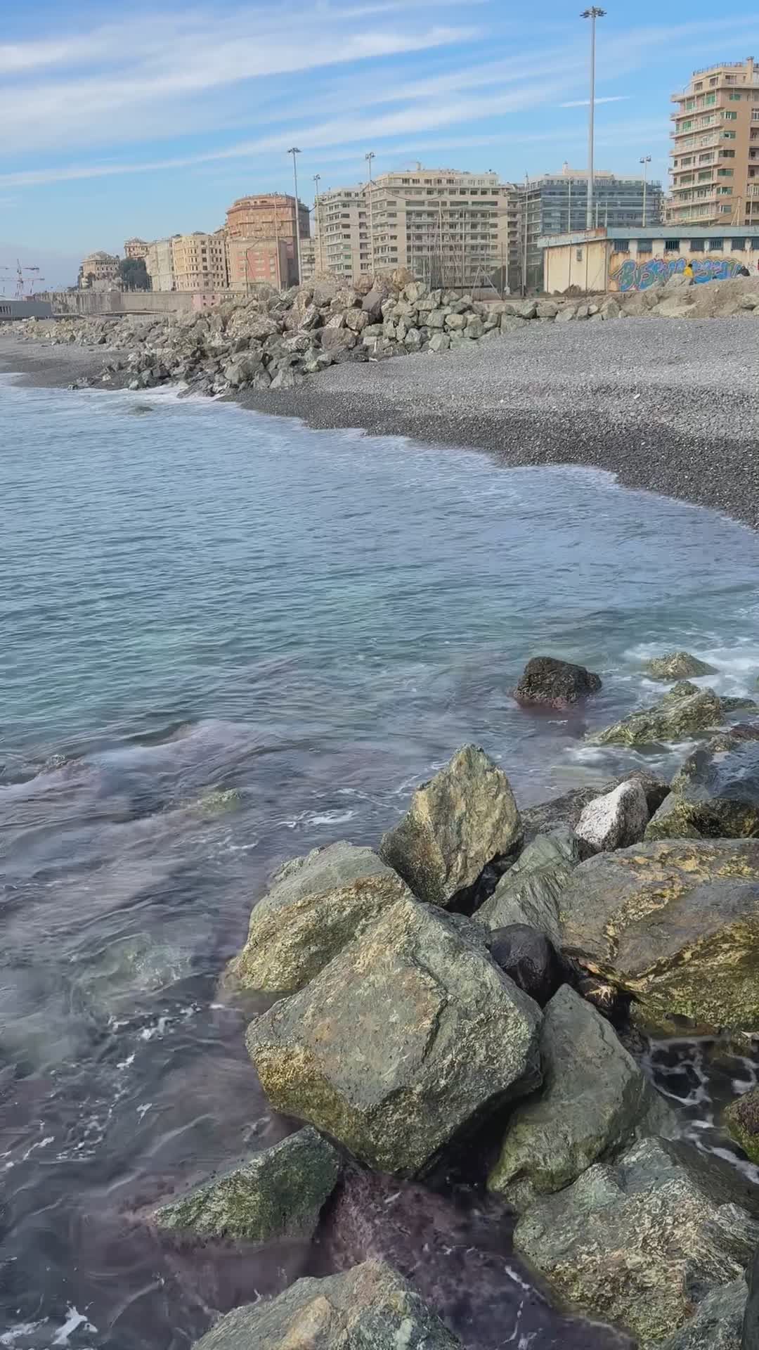 Serenas Vistas Costeras De La Rocosa Costa De Génova · Vídeo de stock ...