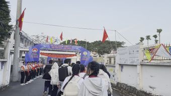 中国高中生上学视频素材